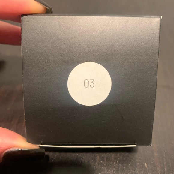 GLOGIRLCOSMETICS: EVOLVE - 03 Tan Dark Setting Powder - Picture 5 of 11